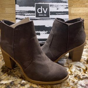Dolce Vita Jiffy Ankle Boot: Brown Suede size 6.5